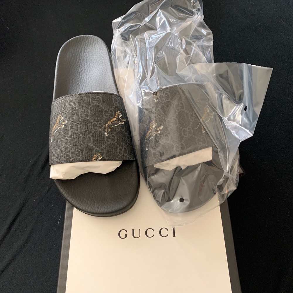 Men’s Gucci Supreme Tiger Slides (Never Worn)